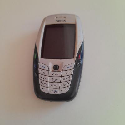 Nokia 6600 nefunkčná s nabíjačkou.