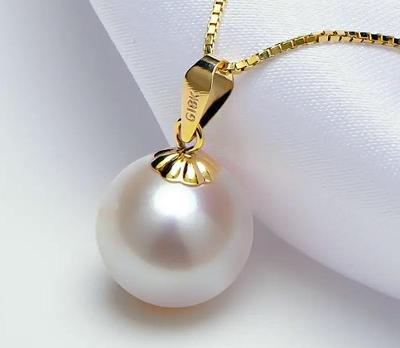 Zlatý 18k přívěšek- AAA kulatá perla! 