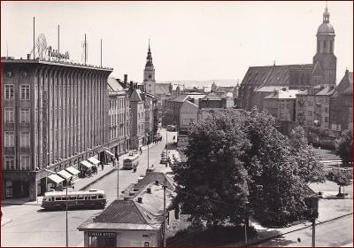 Opava * obchodní dům Průkopník (Breda), doprava, část města * V1964