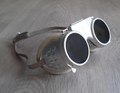 Staré svářečské brýle