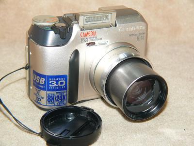 Digitální fotoaparát Olympus Camedia C-720 na 4AA baterie - funkční 