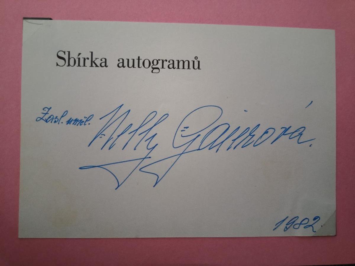 Podpis, autogram Nelly Gaierová, HEREČKA, SPIEVAČKA - Ostatné zberateľské predmety