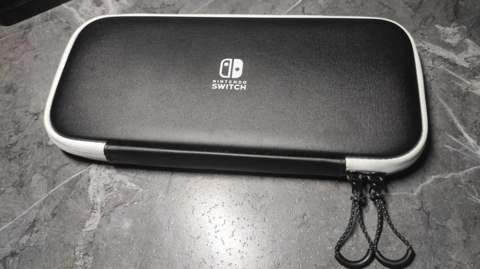 Nintendo Switch OLED Carry Case - Počítače a hry