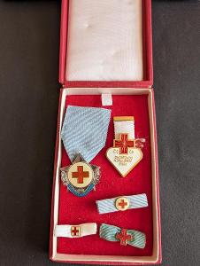 Odznaky Červený Kríž Za obetavú a záslužnú prácu ČR ​​a SK 3