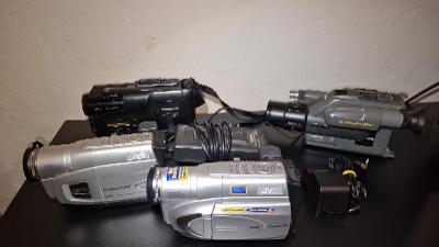 Videokamery VHS-C Panasonic, 2x JVC, Philips + Příslušenství