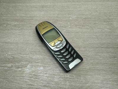 Nokia 6310 aj retro mobilný telefón