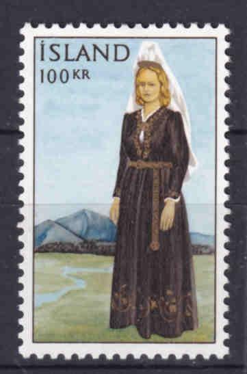 Island - ** 398 - folklór - islandská žena v národním kroji