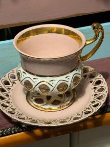 Romantický šálek s podšálkem z růžového porcelánu, kolekce Byzant