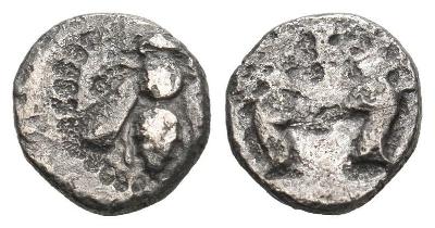 IONIA. Efez. Obol (asi 380-90 př. n. l.).