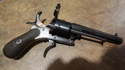 TOPKA !!! historický revolver LEFAUCHEUX 7mm, GALOPPIN BRUXELLES