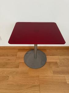 Moderní stolek