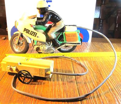Policejní motorka s ovladačem
