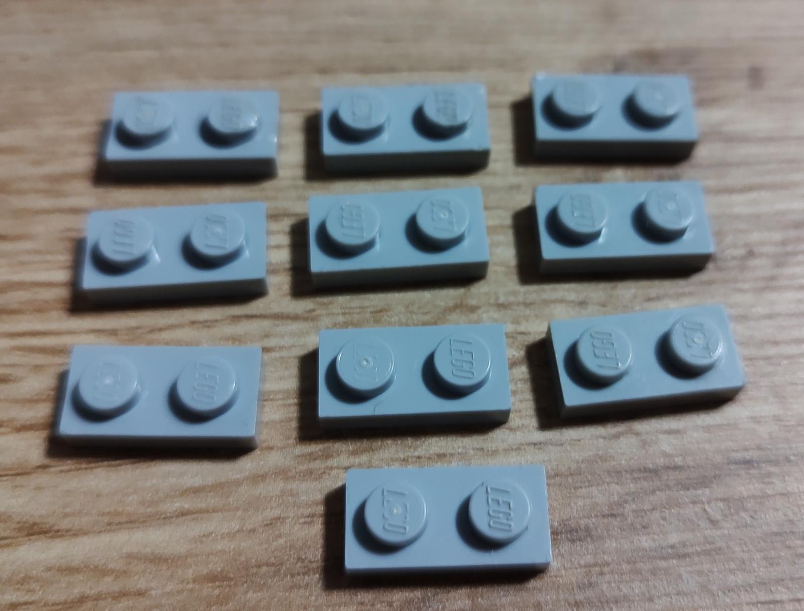 LEGO dieliky 1x2 - šedé - Hračky