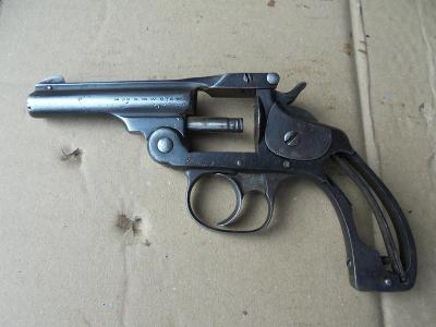 Revolver S&W ráže 32