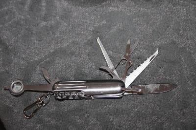 K11. multifunkční kapesní nůž délka 9 cm 