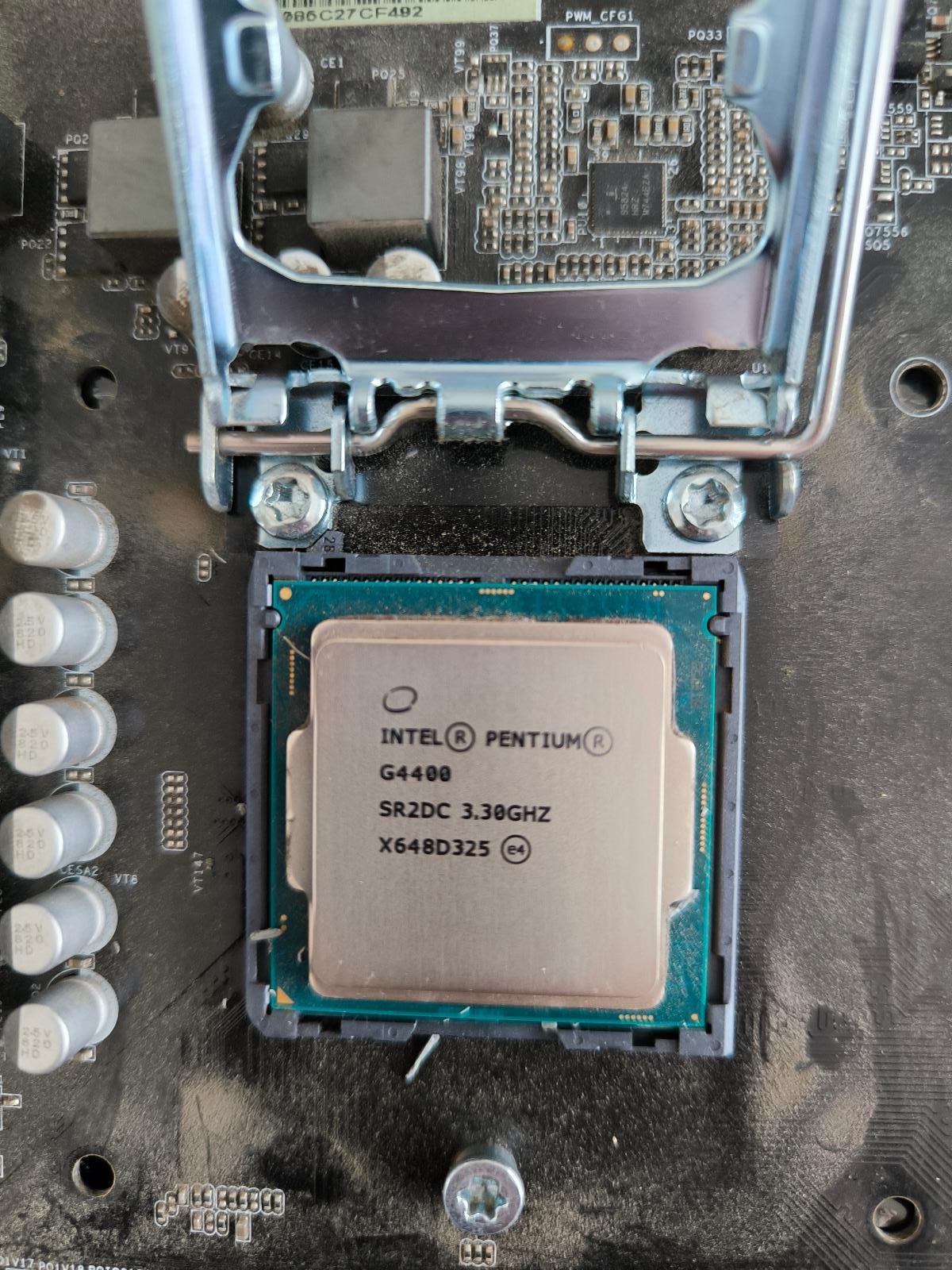 Procesor Intel G4400 3,3GHz 3MB socket 1151 - Počítače a hry