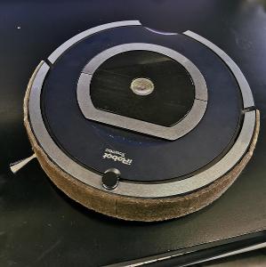 Robotický vysavač iRobot Roomba 780