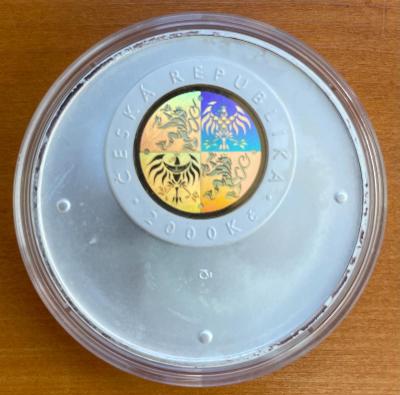 2000Kč PSM so zlatou inlejí a hologramom vydaná k roku 2000