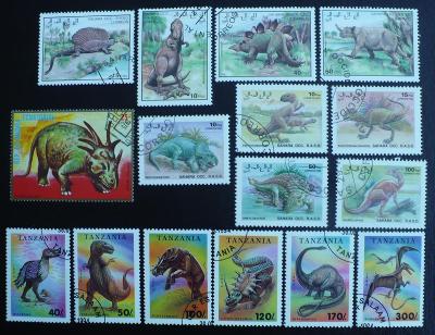 Dinosauři 16 známek
