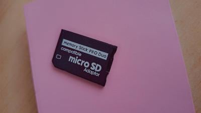 Memory stick Pro DUO Micro SD adaptér na SD karty funkční.
