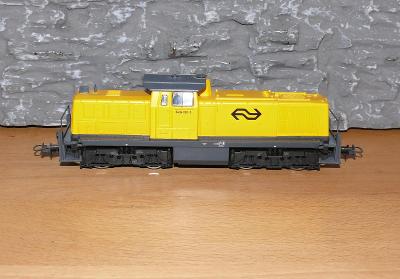 Lokomotiva  pro modelovou železnici H0 velikosti (s98)
