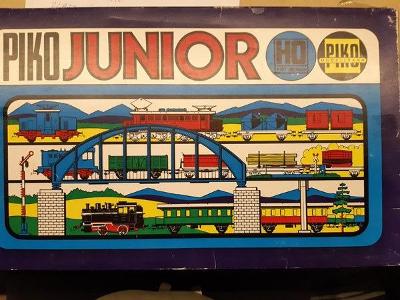Piko Junior H0 - Ovál + parní vlak s vagony