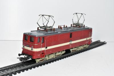 Elektrická lokomotiva řady E211 - HO 