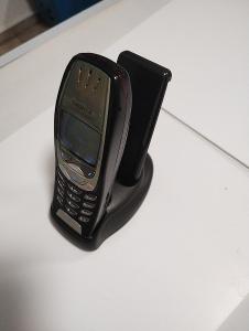Nokia 6310, nabíjecí stojánek, 6x baterie