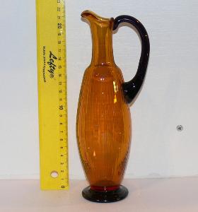 Starý originální džbánek z ambrového a ametystového skla
