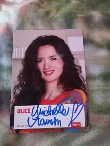Autogram herečky z ulice Michelle Hansen 