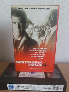VHS kazeta / Smrtonosná zbraň 4  