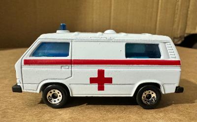 Matchbox Volkswagen T3 ambulancie