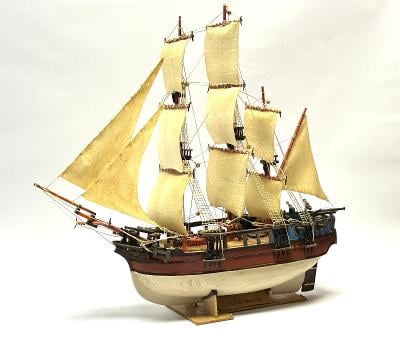Modelářská plachetnice loď H.M.S. Bounty