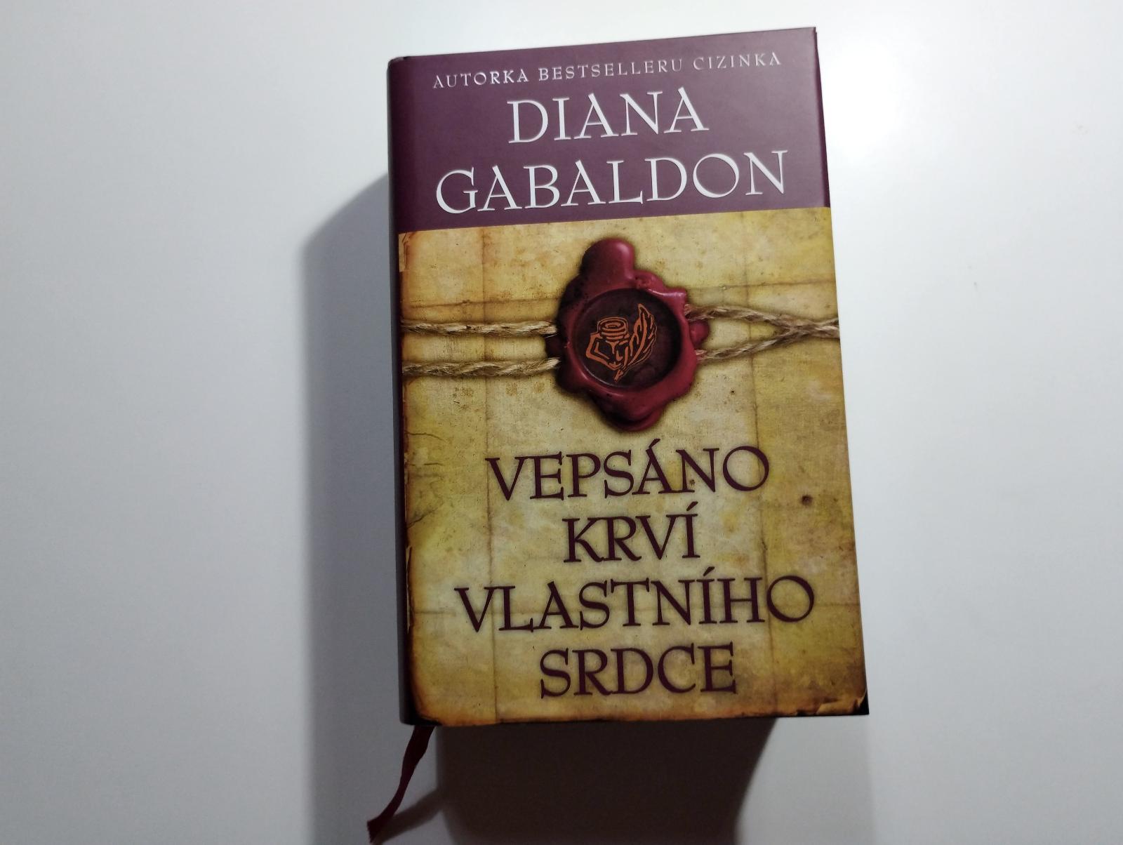 VPÍSANÉ KRVIOU VLASTNÉHO SRDCA | séria Cudzinka #8 | Diana Gabaldon - Knihy