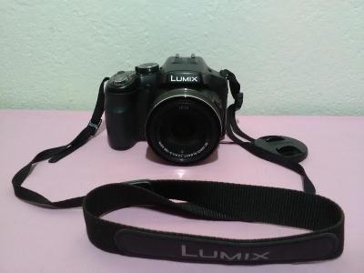 Fotoaparát Panasonic Lumix DMC-FZ200 obektív Leica DC 1:2,8/4,5