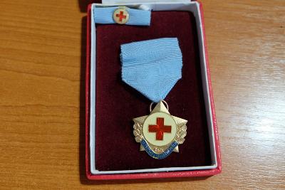 Medaila Za obetavú a záslužnú prácu ČSČK červený kríž ČSLA