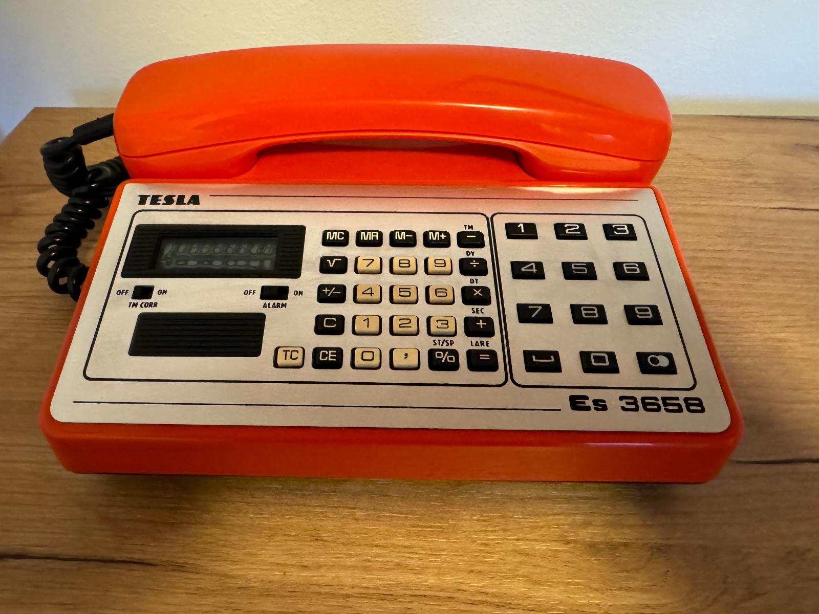 TESLA ES 3658 starý tlačidlový telefón s kalkulačkou hodiny STROPKOV - Mobily a smart elektronika