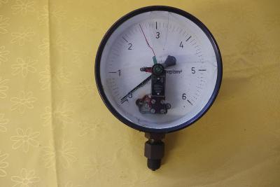 PRIMA budík tlakomer manometer ?