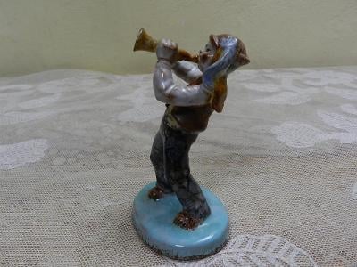 Hezká stará keramická soška Chlapec Trumpetista Ditmar Urbach Teplice