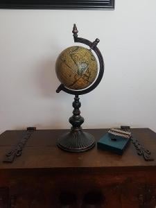 Stylový starý kožený Globus
