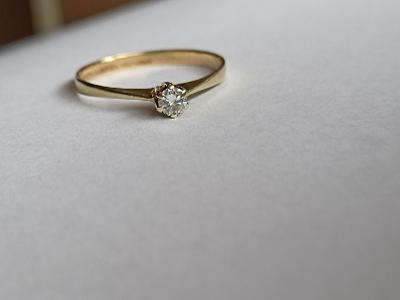 Luxusní 14K zlatý briliantový prsten - solitér 0,15 karátu