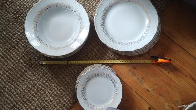 Souprava porcelánových talířů 6+6+6  zlacené, značeno Nový Knín