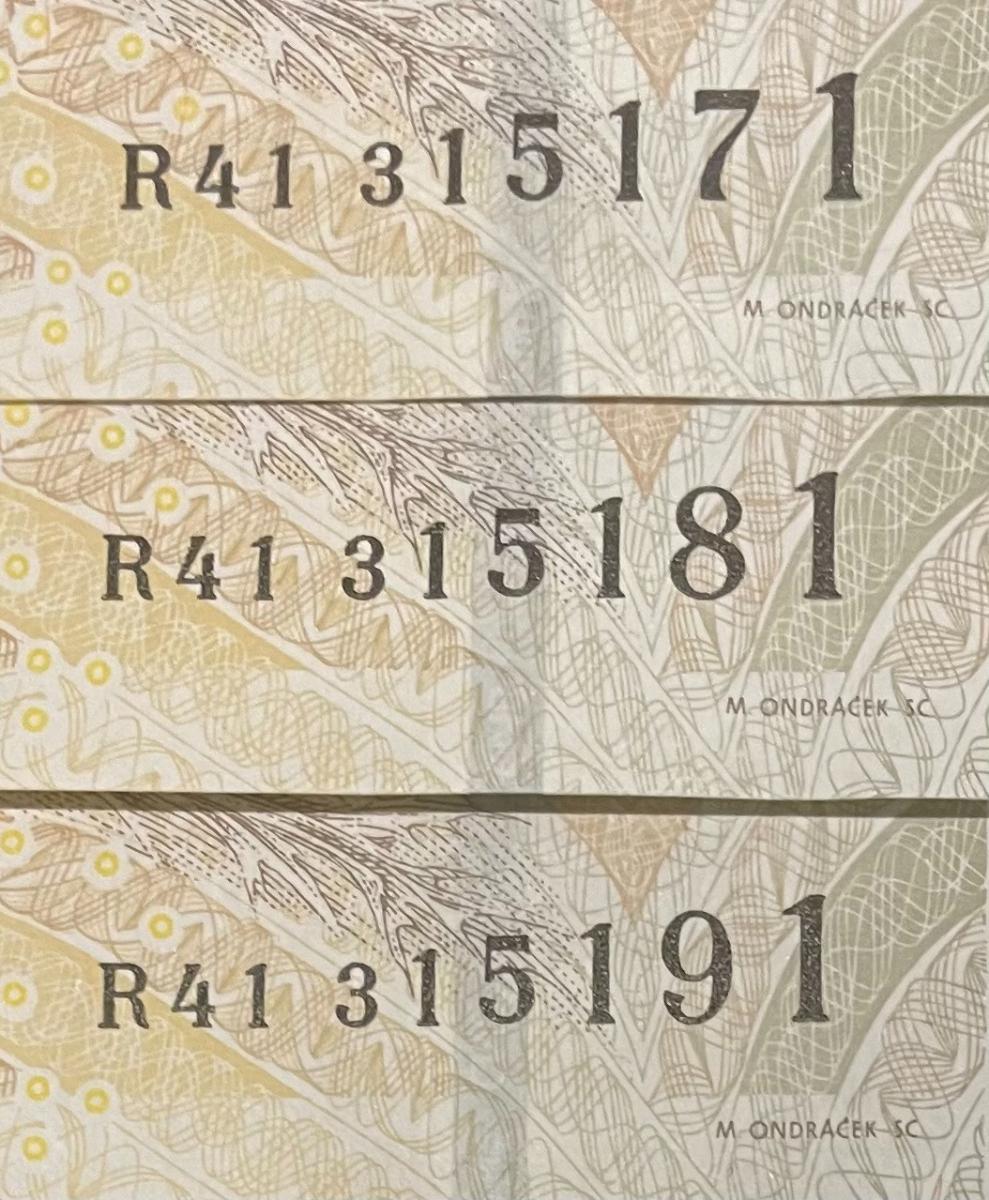 Vzácnejší 500 Kč € 2009 R41 RARITA 31 51 71,81,91 UNC s vrypom - Bankovky