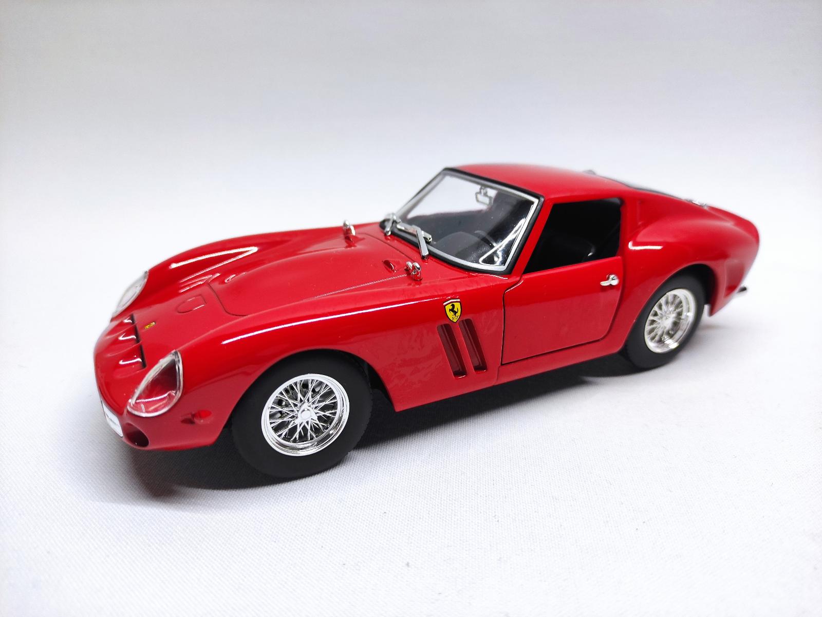 Zbierka 14 ks/ Ferrari Bburago 1/24 - Modely automobilov