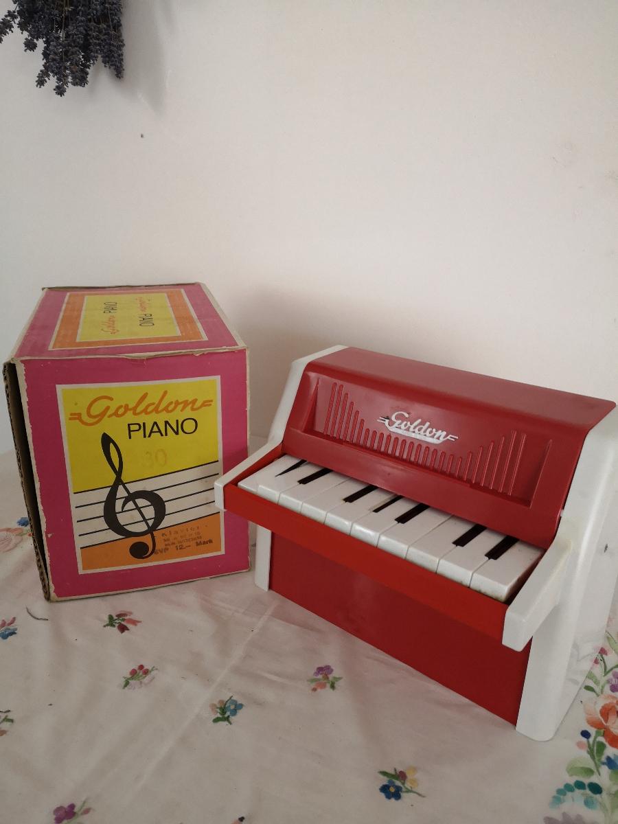 Klavír - Starožitnosti a umenie