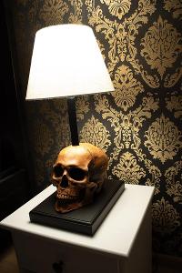 Luxusní Goth stolní lampa s lebkou 1:1 Výška 55cm!!, metal, skull