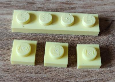 LEGO dieliky 1x1, 1x4 - svetlo žlté