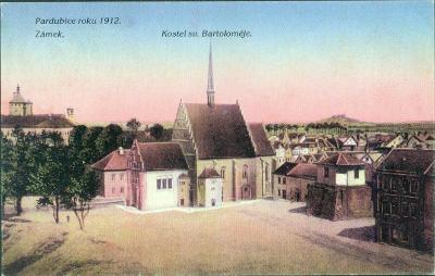 11D9162 Pardubice - zámek, kostel sv. Bartoloměje, novodobá pohlednice