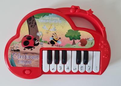 detský hudobný hovoriaci klavír