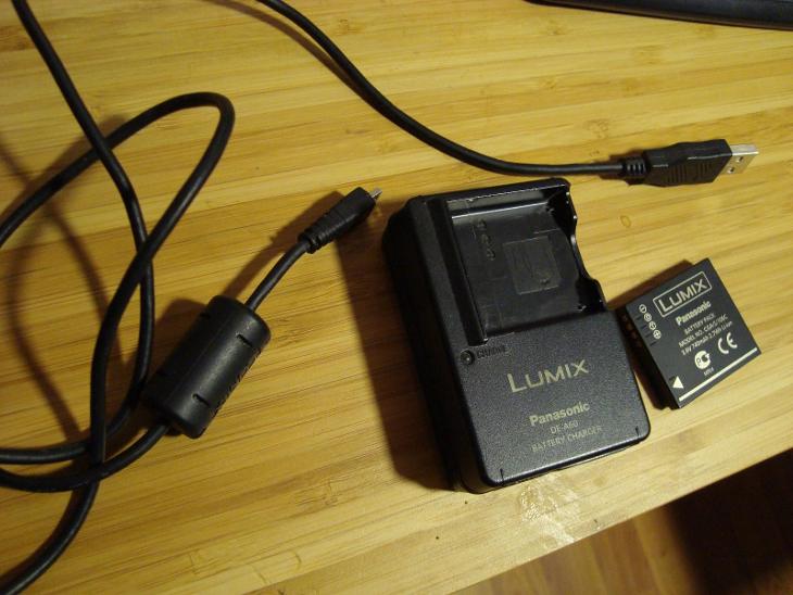 Panasonic Lumix-batérie, usb kábel, dobíjačka - Foto príslušenstvo